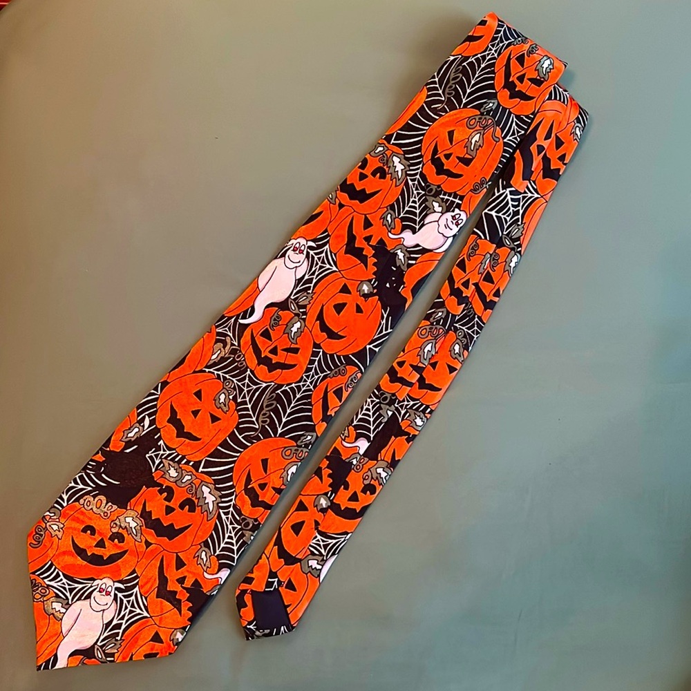 Vintage Fratello Hand Made Tie, Halloween Pumpkin, Ghost, & Spider Web Design